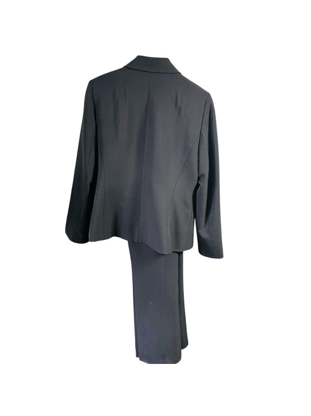Tahari Arthur S. Levine Elegant Gray Blazer and Skirt Set - Picture 3 of 3